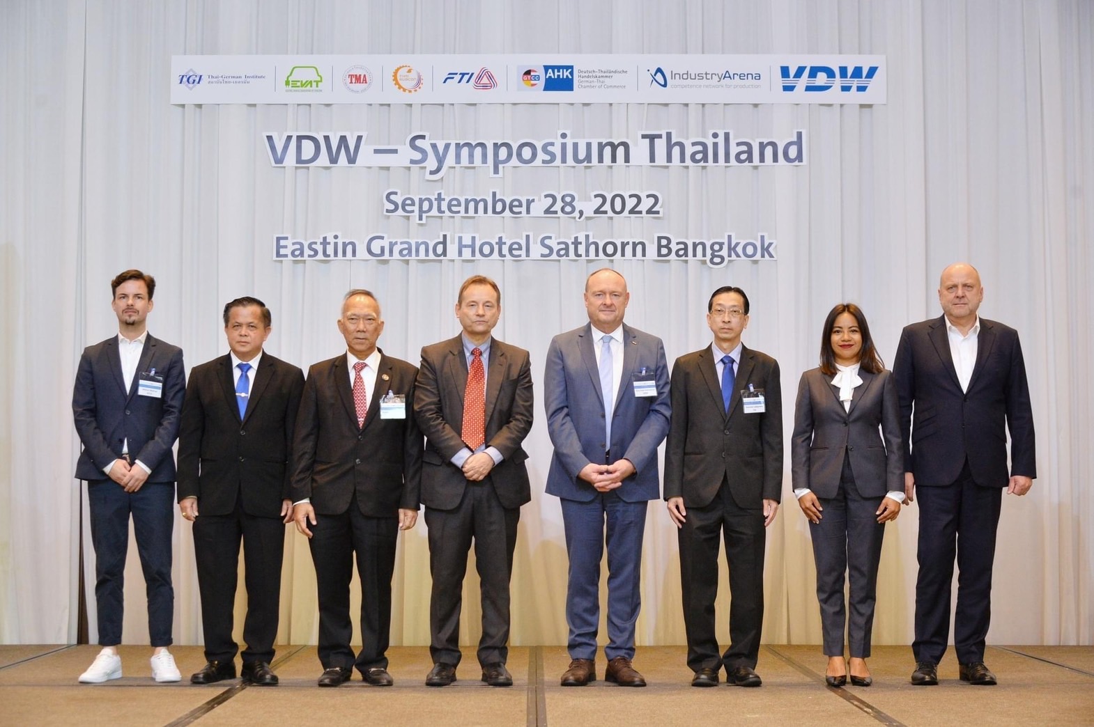 สภาหอการค้าไทยร่วมกับสมาคมเครื่องมือกลเยอรมัน (VDW) ได้จัดงานสัมมนาวิชาการ (Symposium) หัวข้อ Innovations in Production Technology - Machine Tools from Germany - นวัตกรรมเทคโนโลยีเพื่อการผลิตด้วยเครื่องมือกลจากเยอรมนี