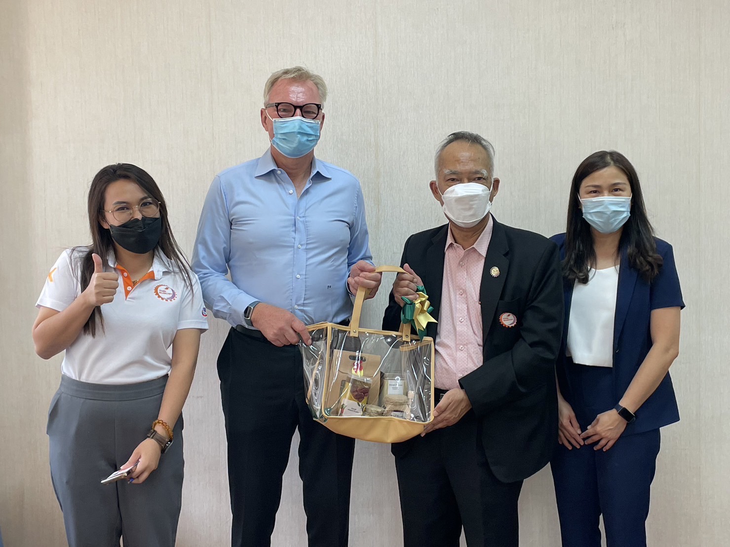 ผู้บริหารบริษัท Exposis Co.,Ltd. ออกาไนท์เซอร์จัดงาน Wire and Tube  Southeast Asia