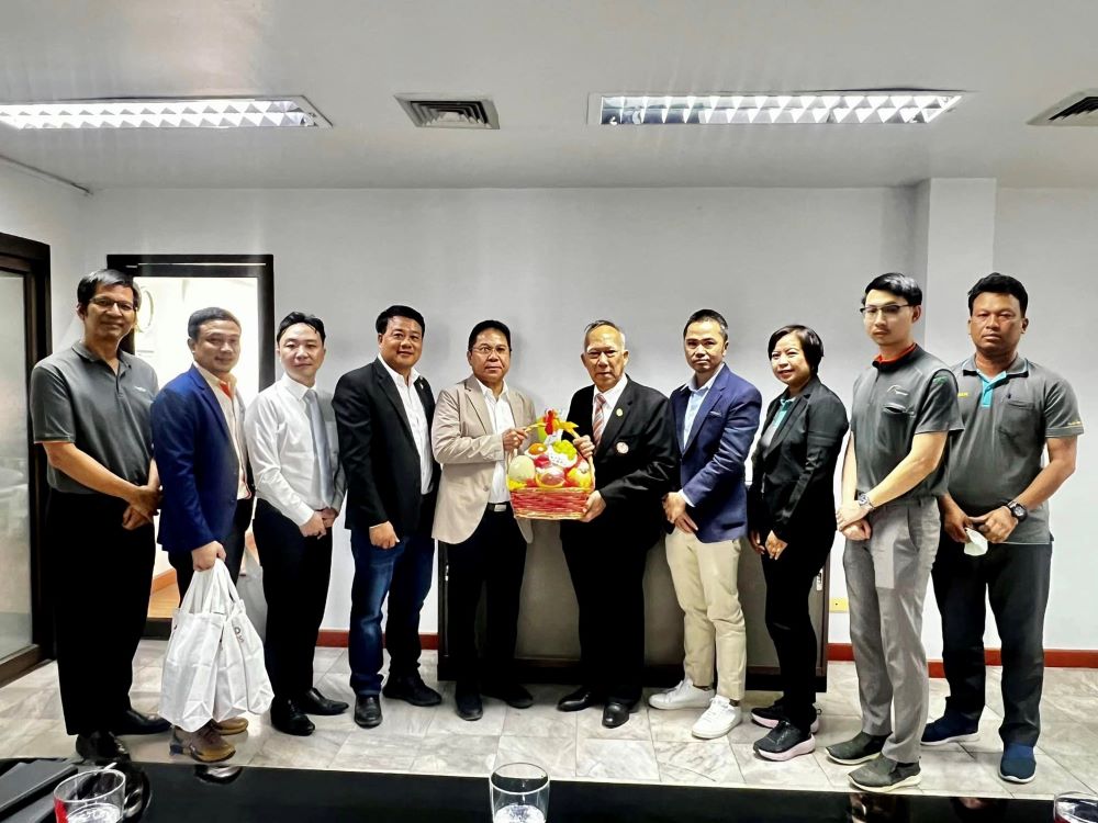 ผู้บริหาร และสมาชิกสมาคม THAI SUBCON เข้าสวัสดีปีใหม่นายอำนวย สุวรรณรักษ์ อุตสาหกรรมจังหวัดสมุทรปราการ