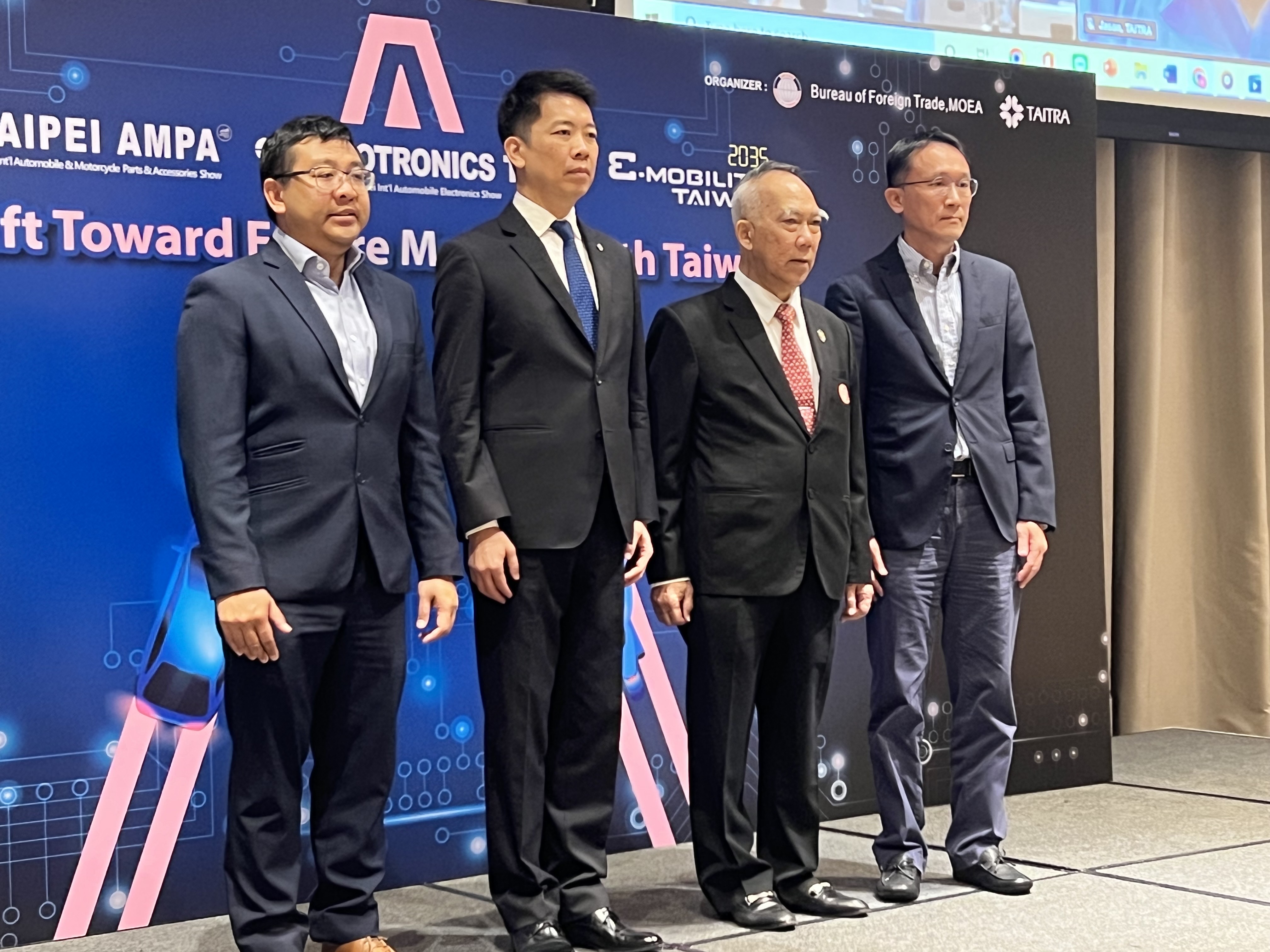 นายกสมาคมส่งเสริมการรับช่วงการผลิตไทย ร่วมกล่าวเปิดงาน สัมมนาเจาะลึกวงการยานยนต์ในหัวข้อ Shift Toward Future Mobility with Taiwan