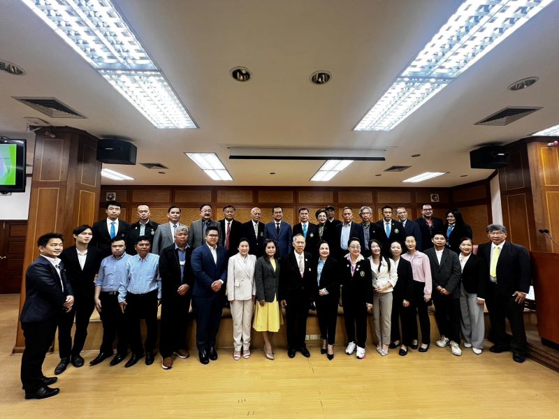 งานเสวนา ในหัวข้อ “อนาคตเศรษฐกิจประเทศไทย 2567”